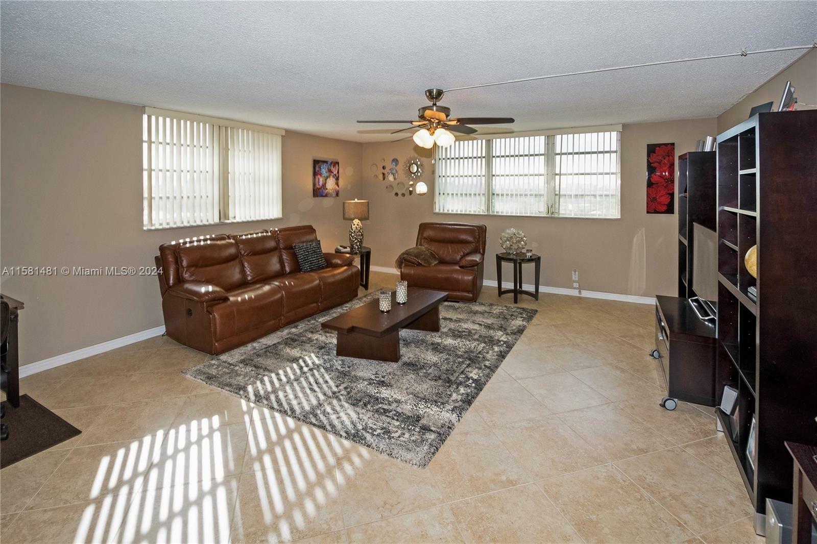 Property Photo:  1811 Jefferson St 810  FL 33020 