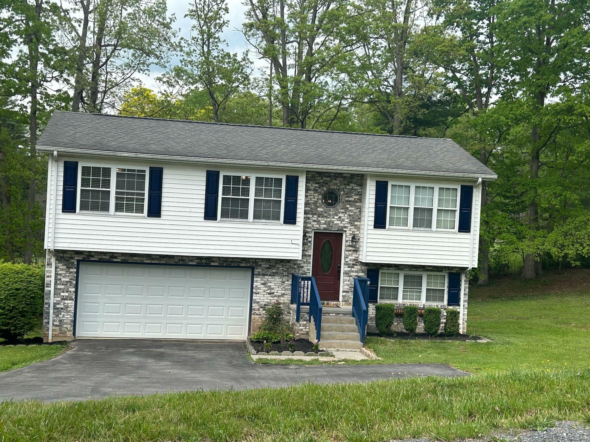 Property Photo:  415 Wildwood Ave  WV 24901 