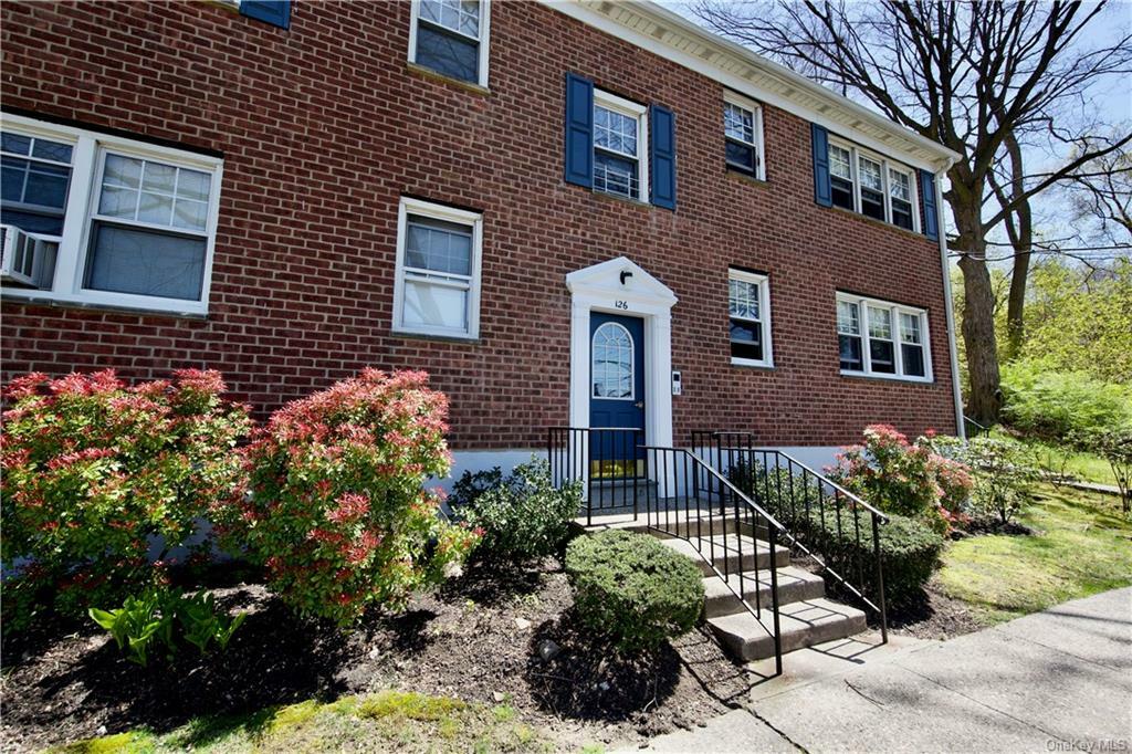 Property Photo:  126 Underhill Avenue 2A  NY 10604 