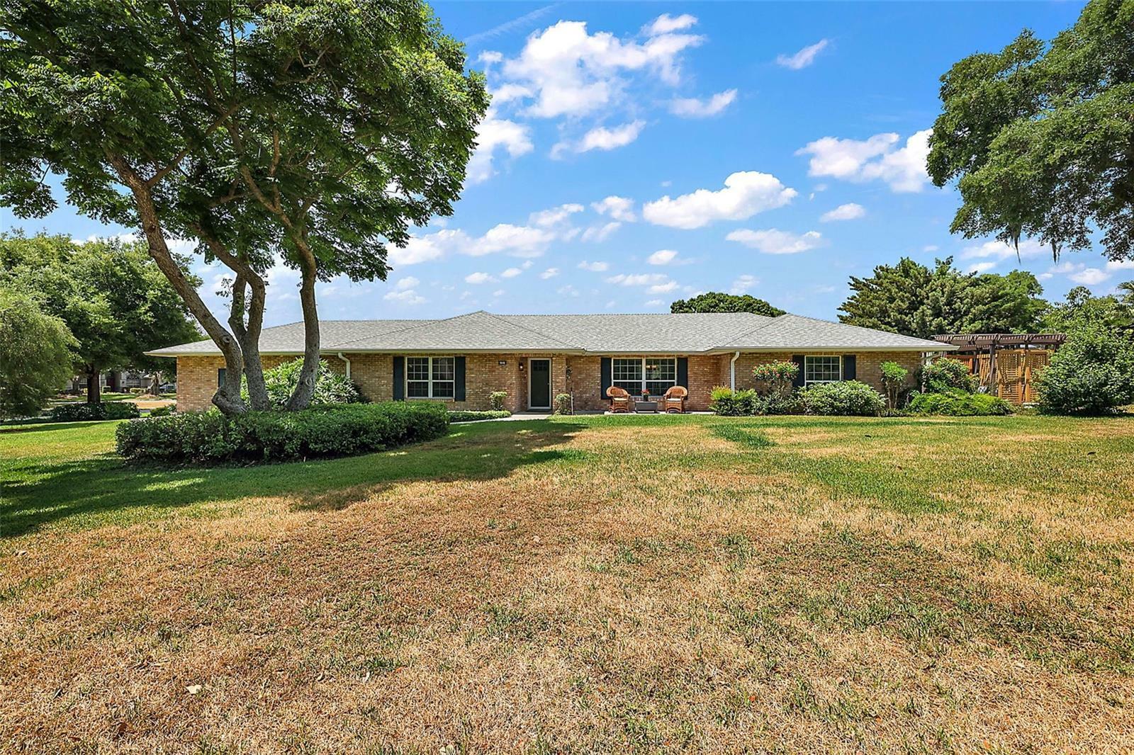 Property Photo:  9846 Wedgewood Lane  FL 34788 