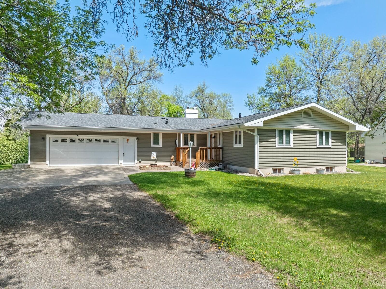 Property Photo: 6620 17th Ave NW ND 58703