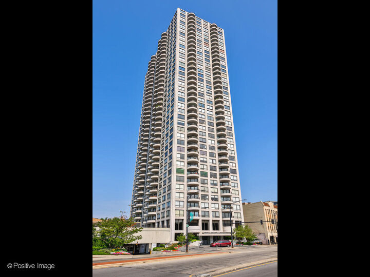 2020 N Lincoln Park West 5F  Chicago IL 60614 photo