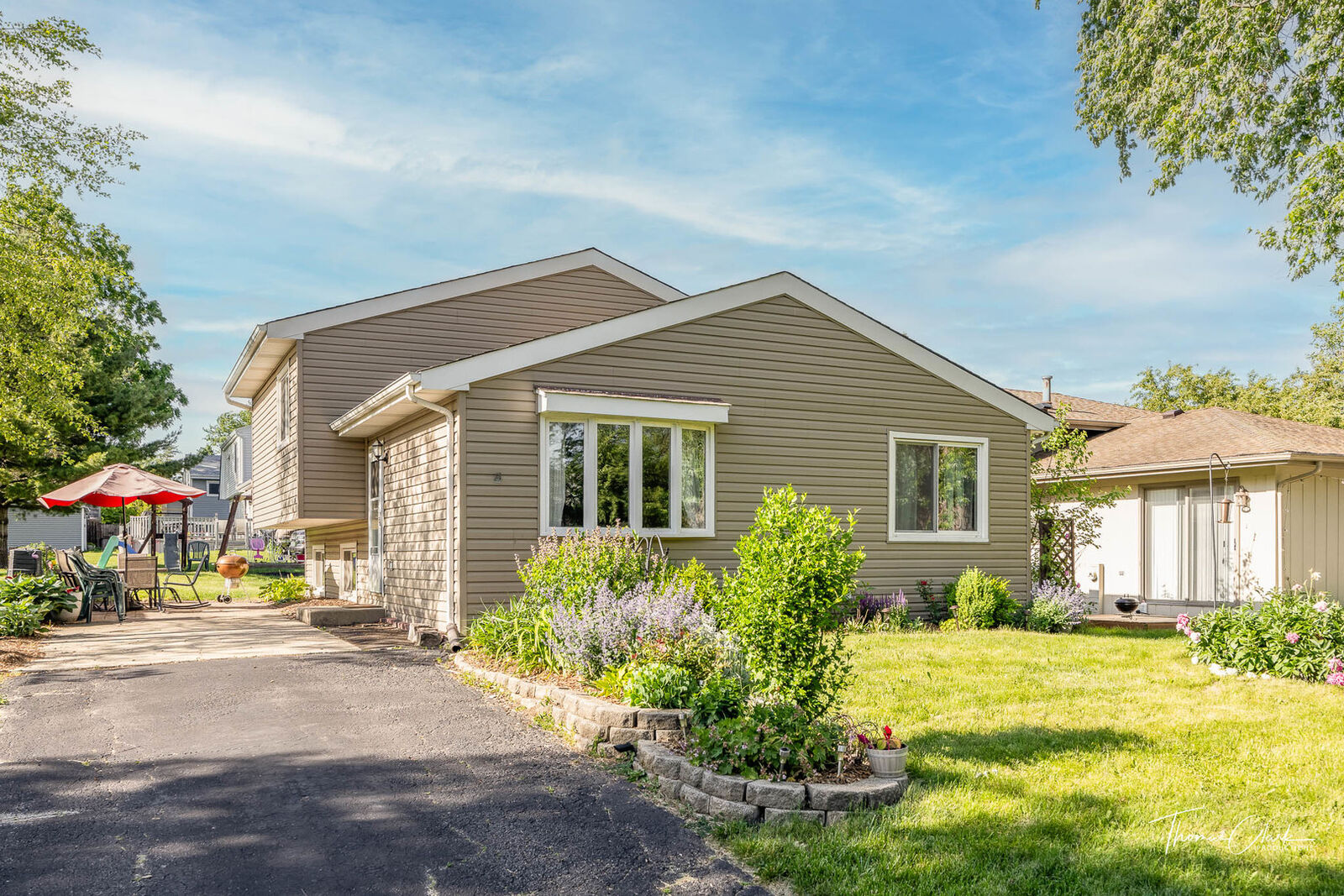 Property Photo: 26W314 Cooley Avenue IL 60190