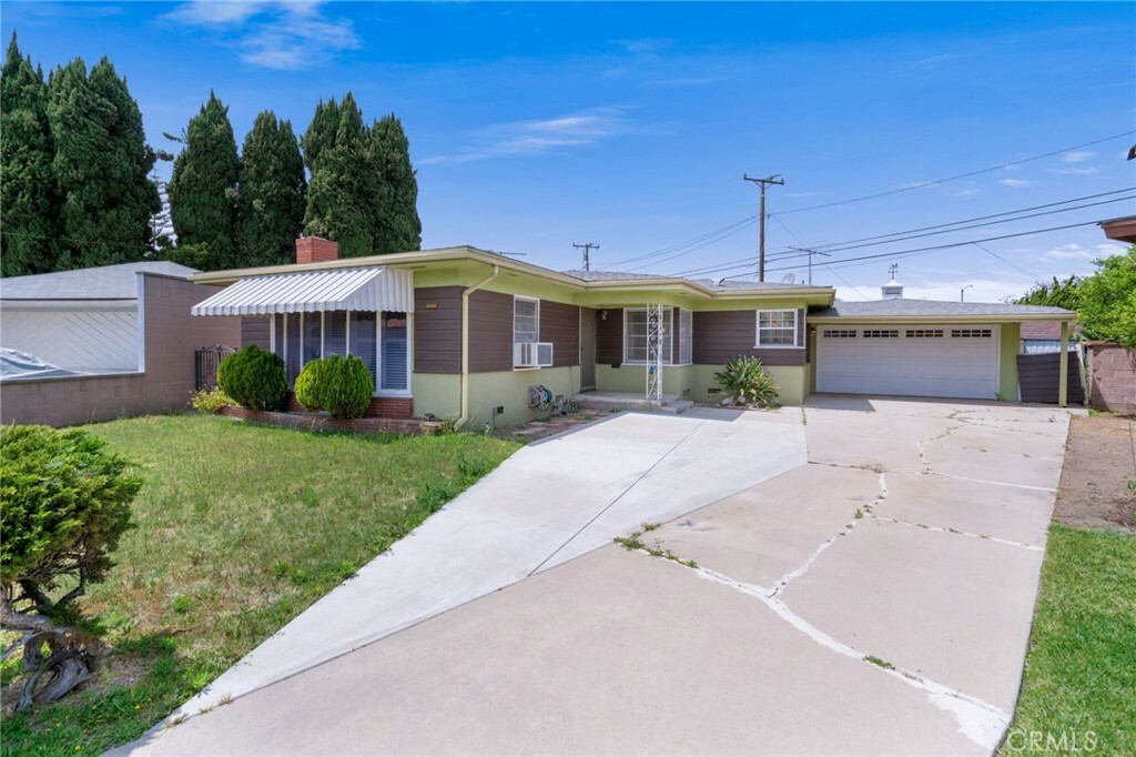 Property Photo:  6808 Mayflower Pl  CA 90201 