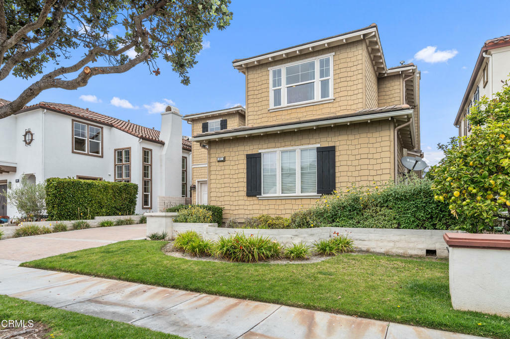 Property Photo:  4017 W Hemlock Street  CA 93035 