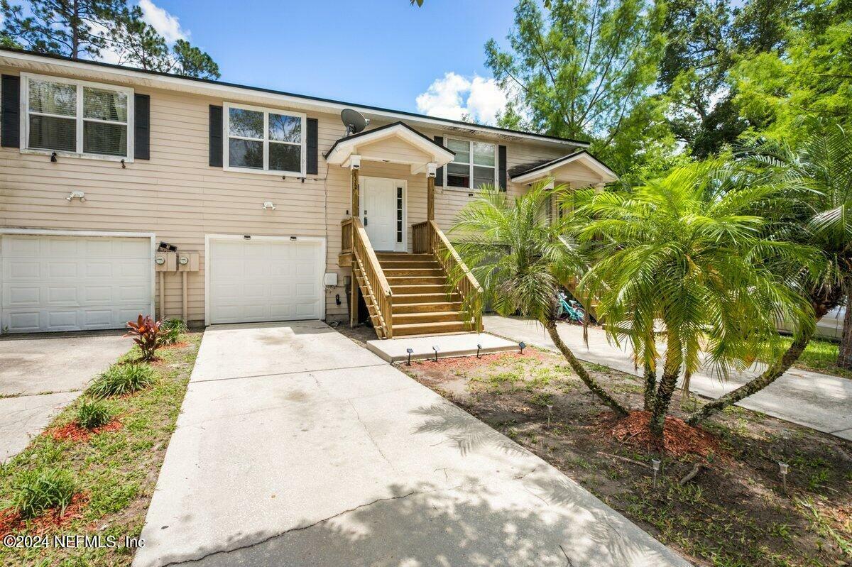 Property Photo:  8312 Homeport Court  FL 32244 