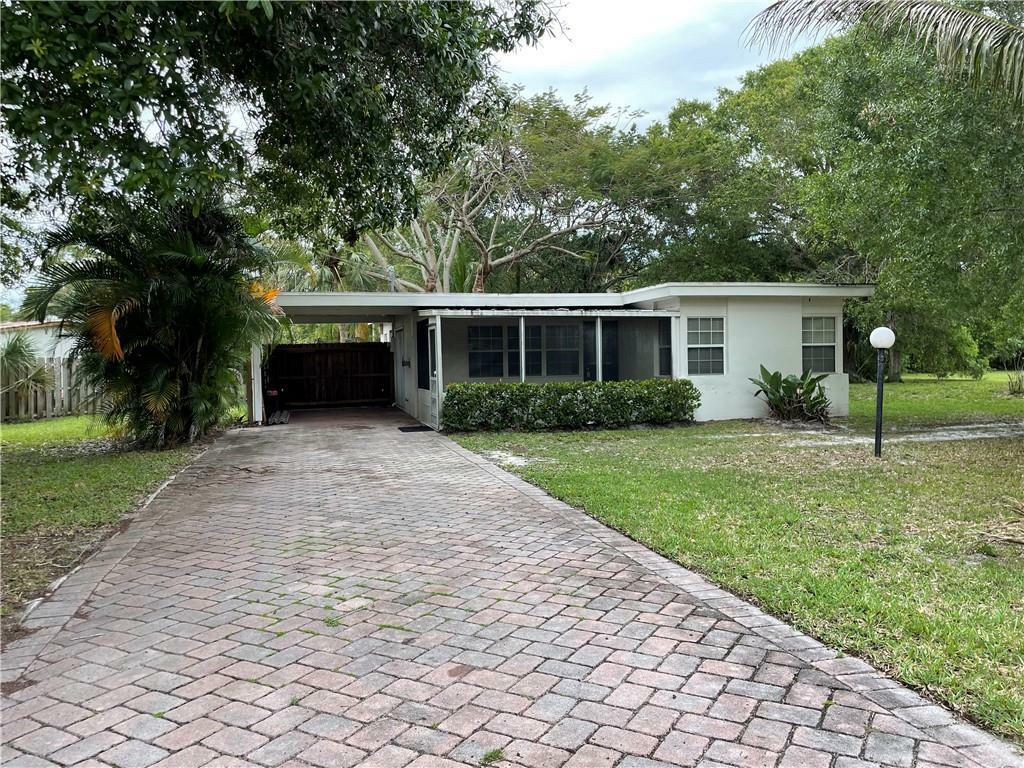 Property Photo:  1810 45th Avenue  FL 32966 