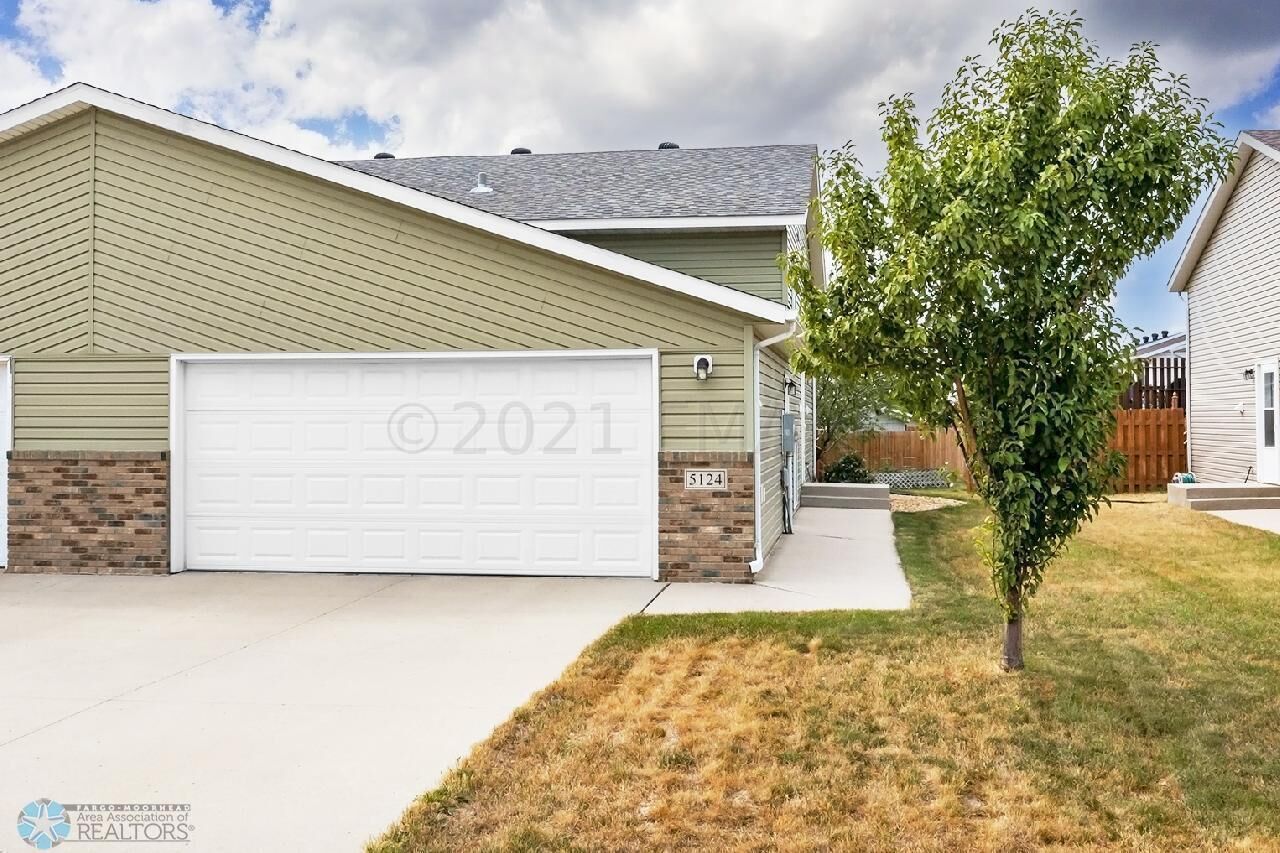 Property Photo: 5124 49 Avenue S ND 58104