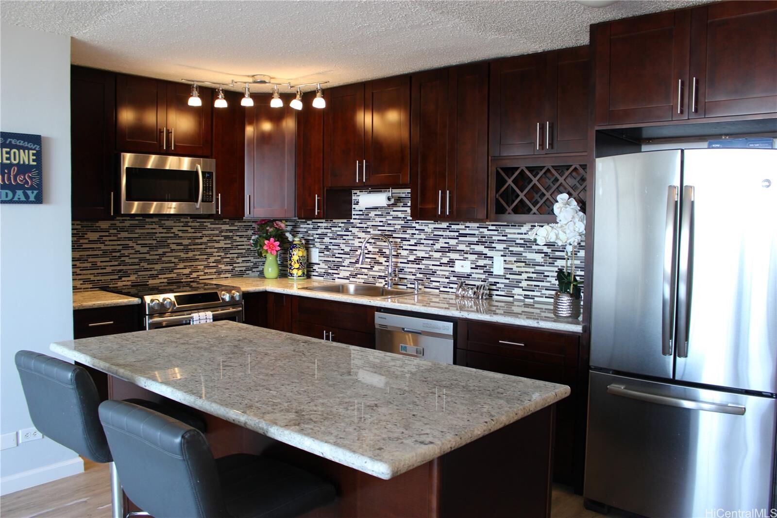 Property Photo: 3045 Ala Napuaa Place 1510 HI 96818