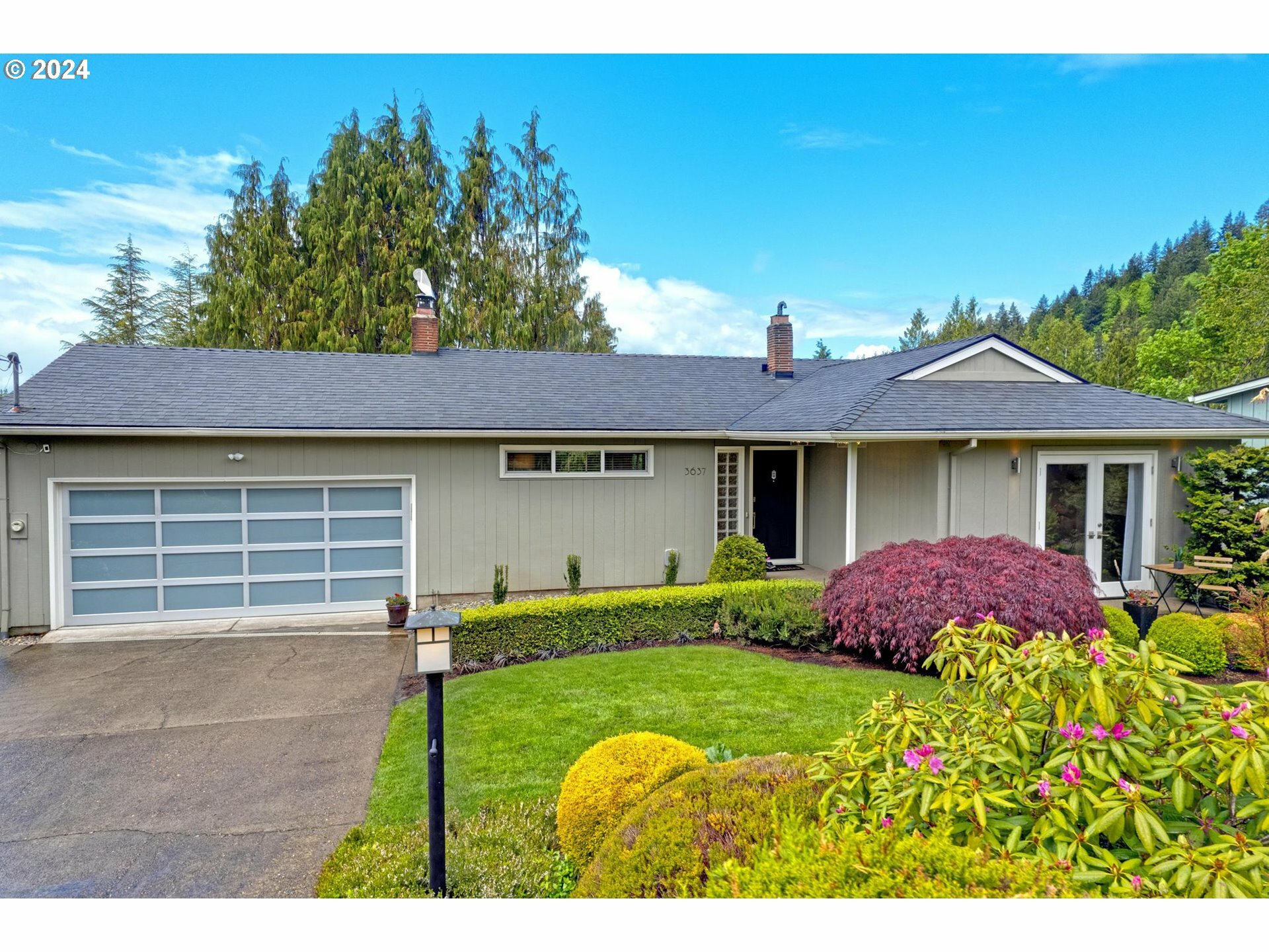 Property Photo:  3637 SW 38th Ave  OR 97221 