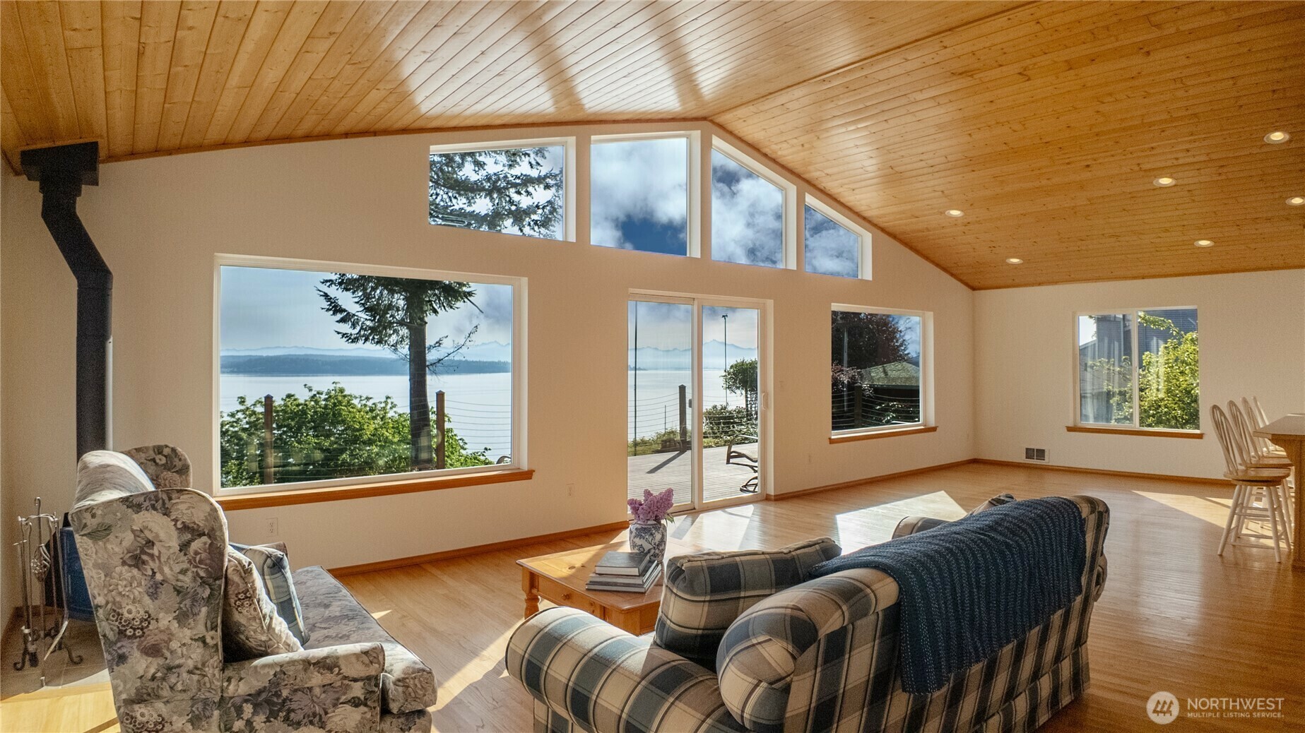 Property Photo: 15 A Saratoga Drive WA 98206