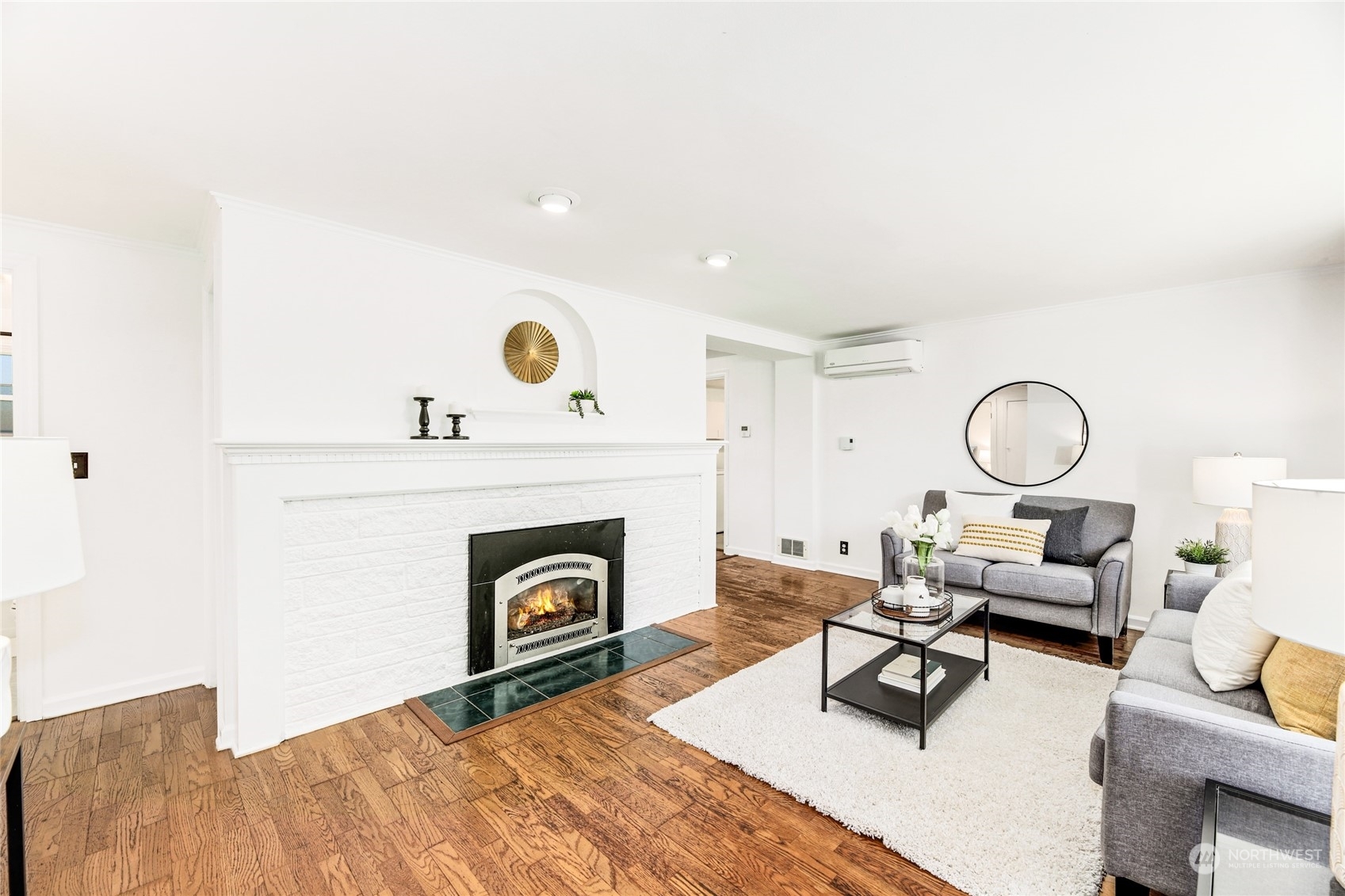Property Photo:  118 N 181st Street  WA 98133 