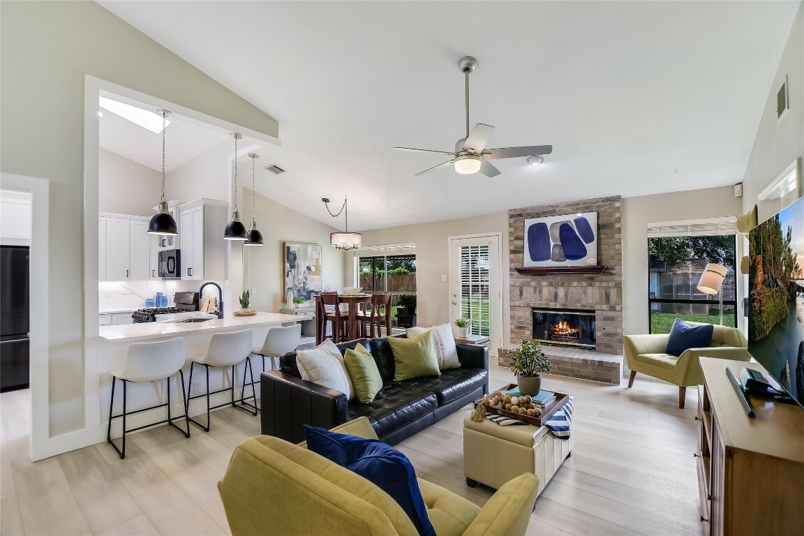 14303 Jennave Lane  Austin TX 78728 photo