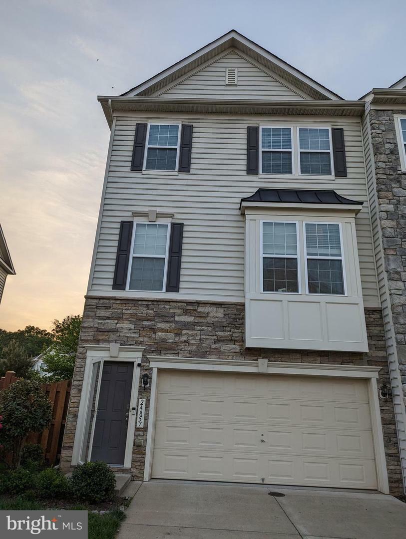 Property Photo:  24857 Mason Dale Terrace  VA 20152 