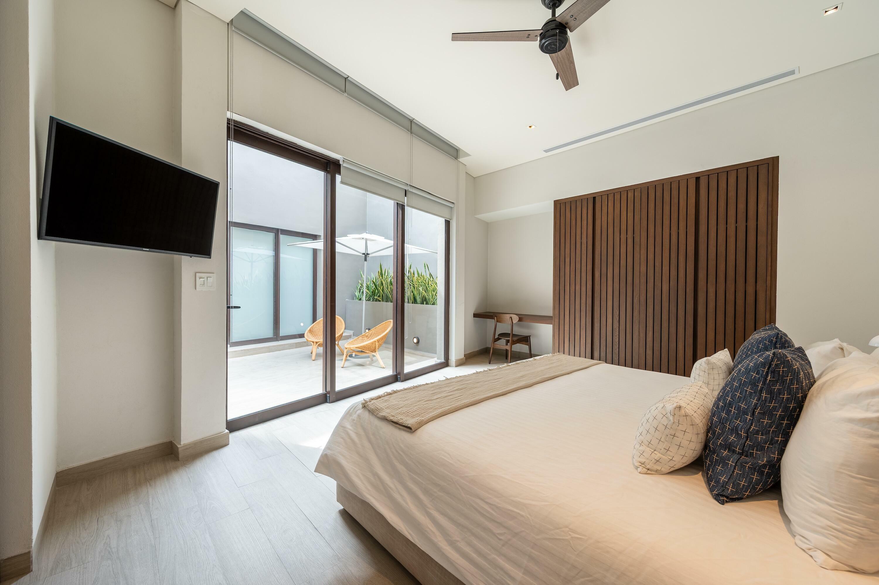 Property Photo:  The Paraiso Residences 1402  BS  