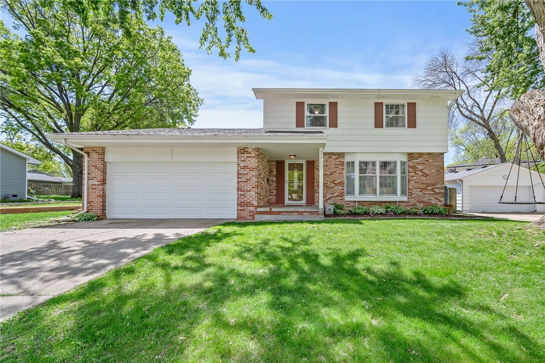 3900 Hillcrest Drive  Des Moines IA 50310 photo