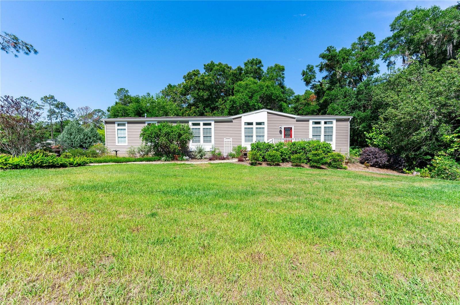 Property Photo:  13721 Riada Way, Dade City Fl,33525 Way  FL 33525 