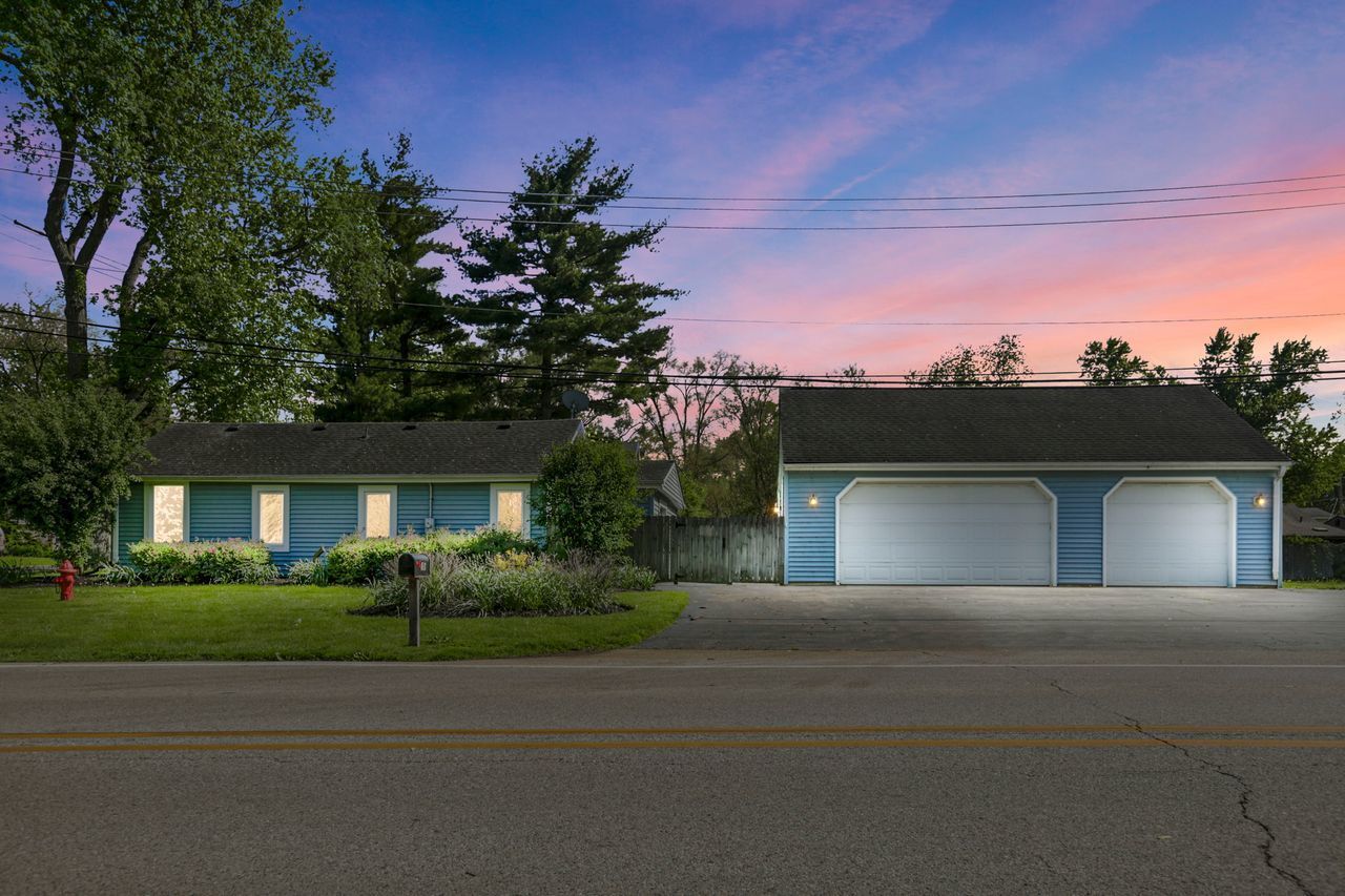 Property Photo:  4813 Roberts Road  IL 60051 