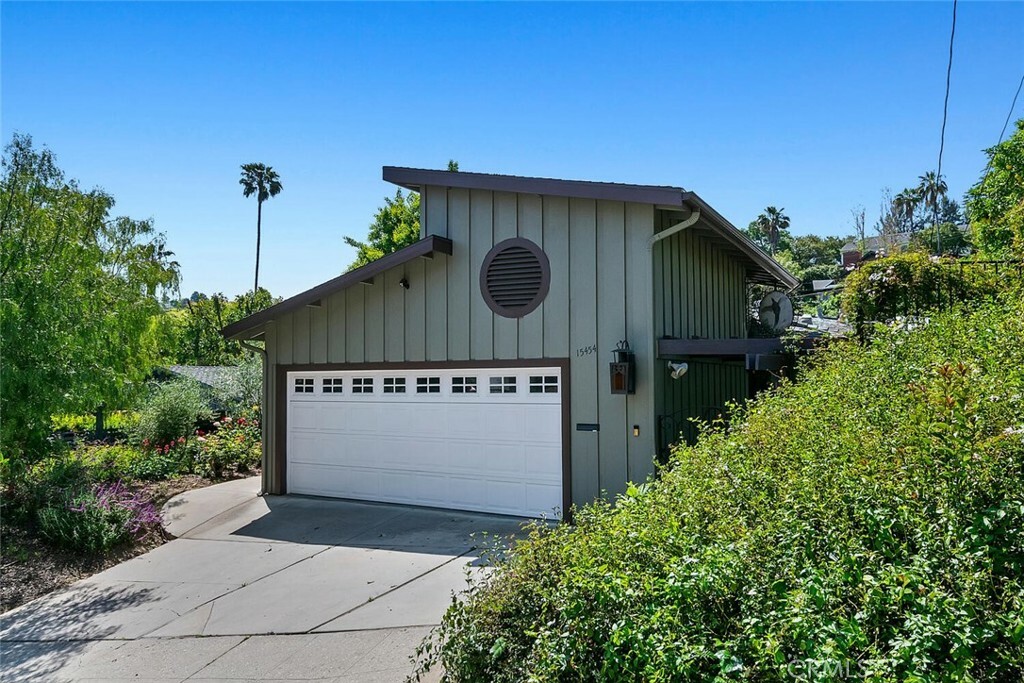 Property Photo:  15454 Deerhorn Road  CA 91403 