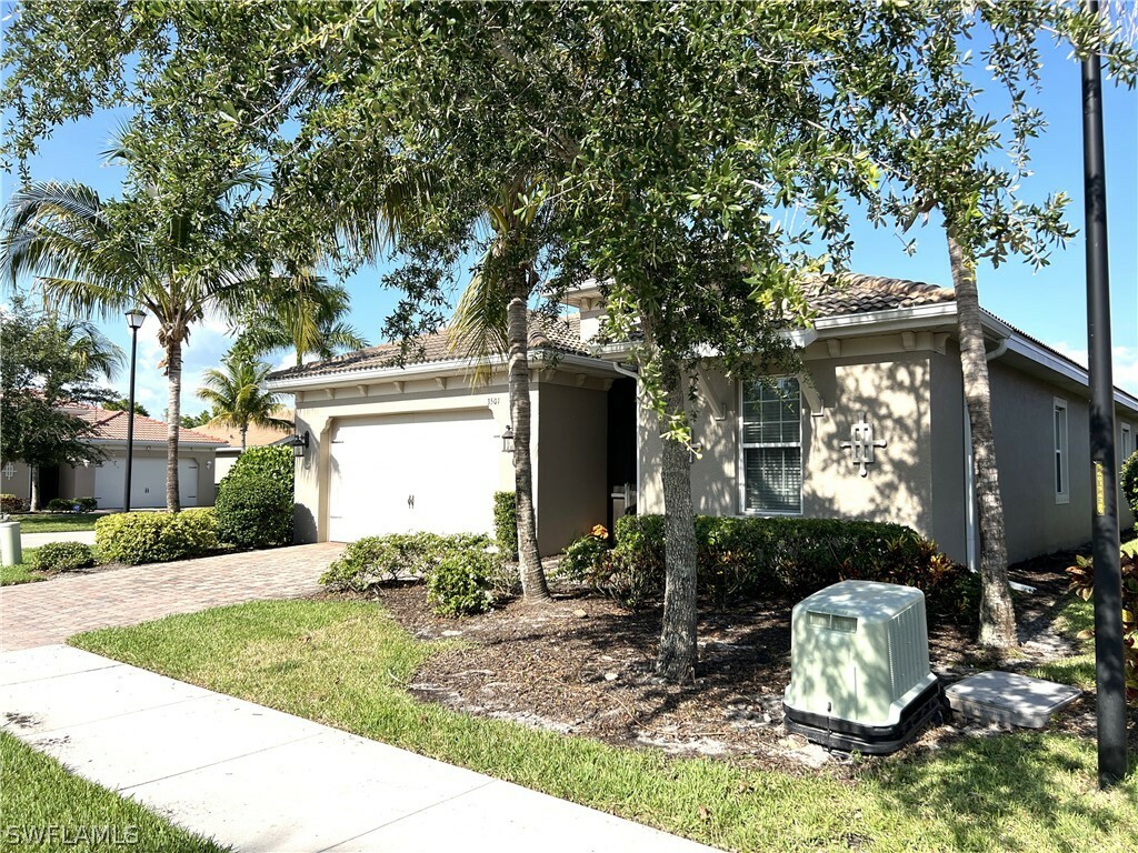 Property Photo:  3501 Bridgewell Court  FL 33916 