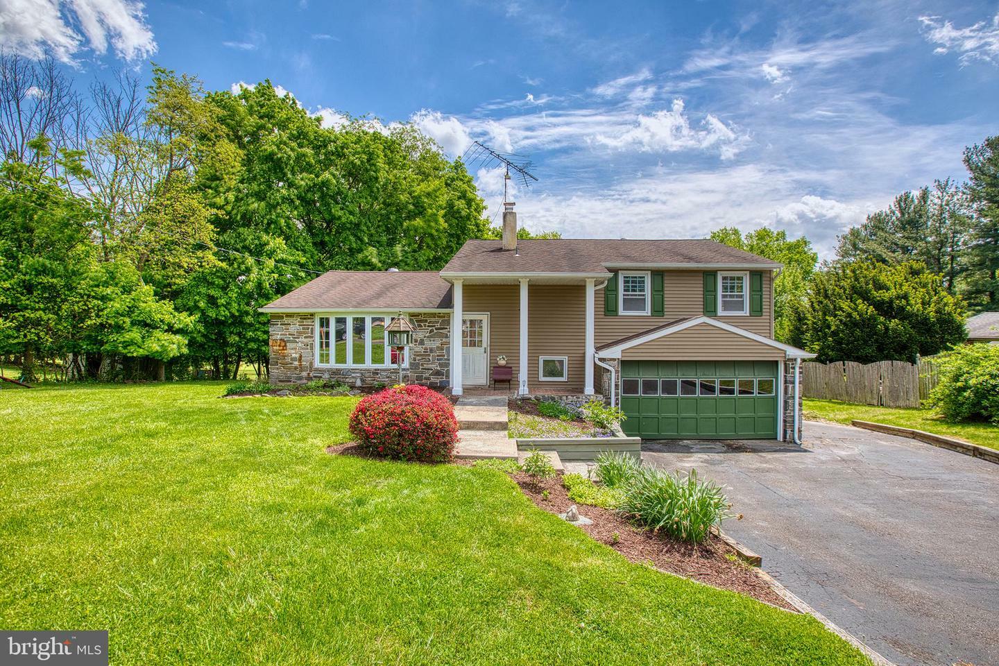 Property Photo:  244 Twining Ford Road  PA 18954 