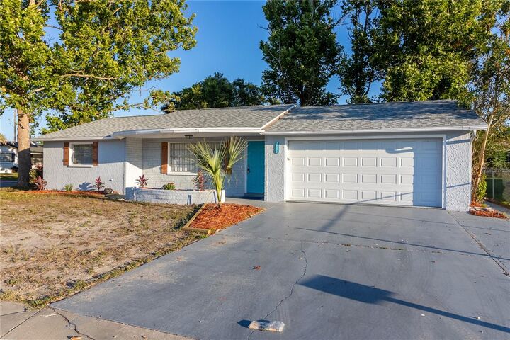 Property Photo:  7924 Halsey Drive  FL 34668 