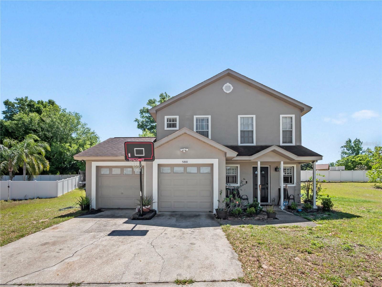 Property Photo:  5801 Pondwood Court  FL 32810 