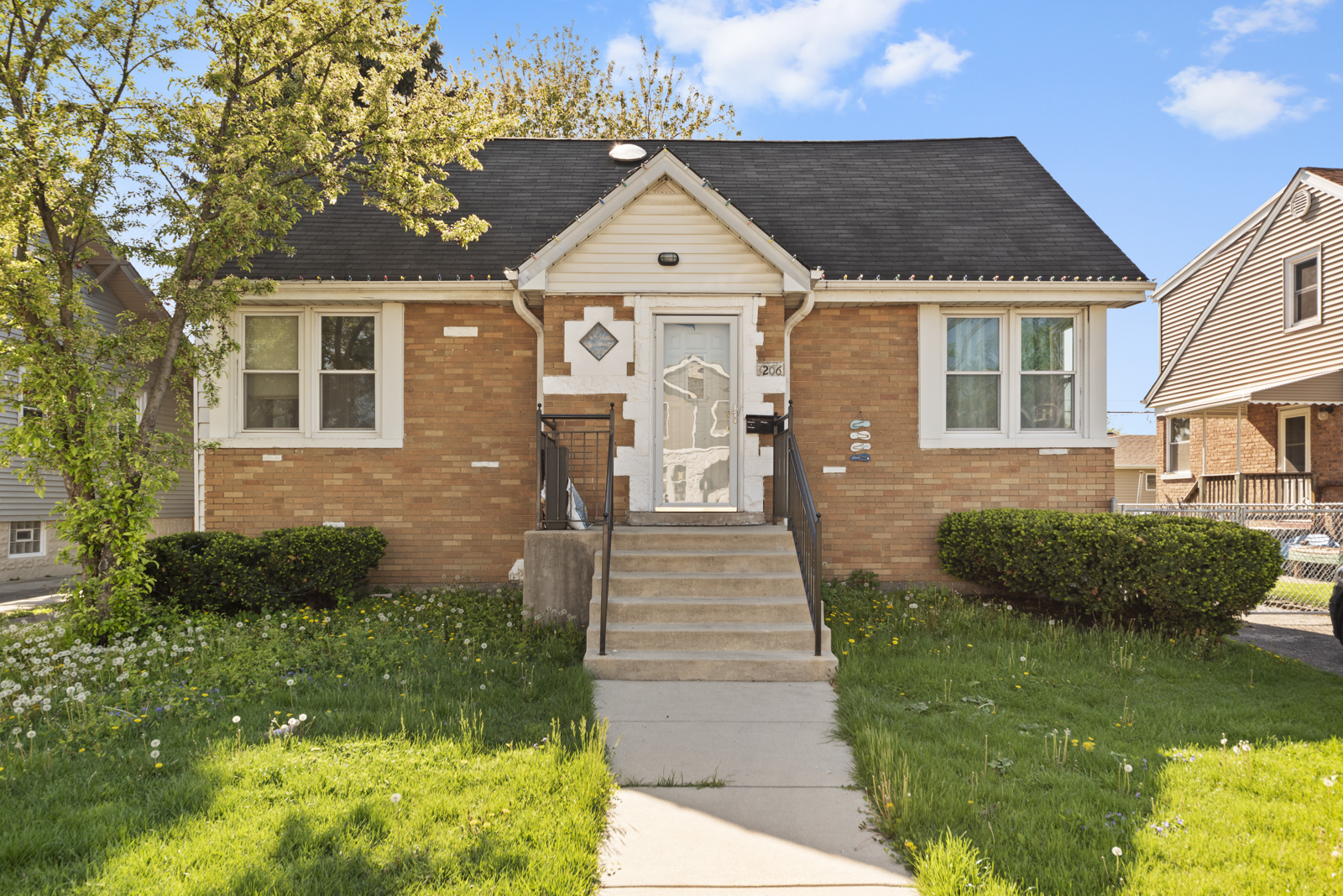 Property Photo:  3206 Maple Avenue  IL 60513 