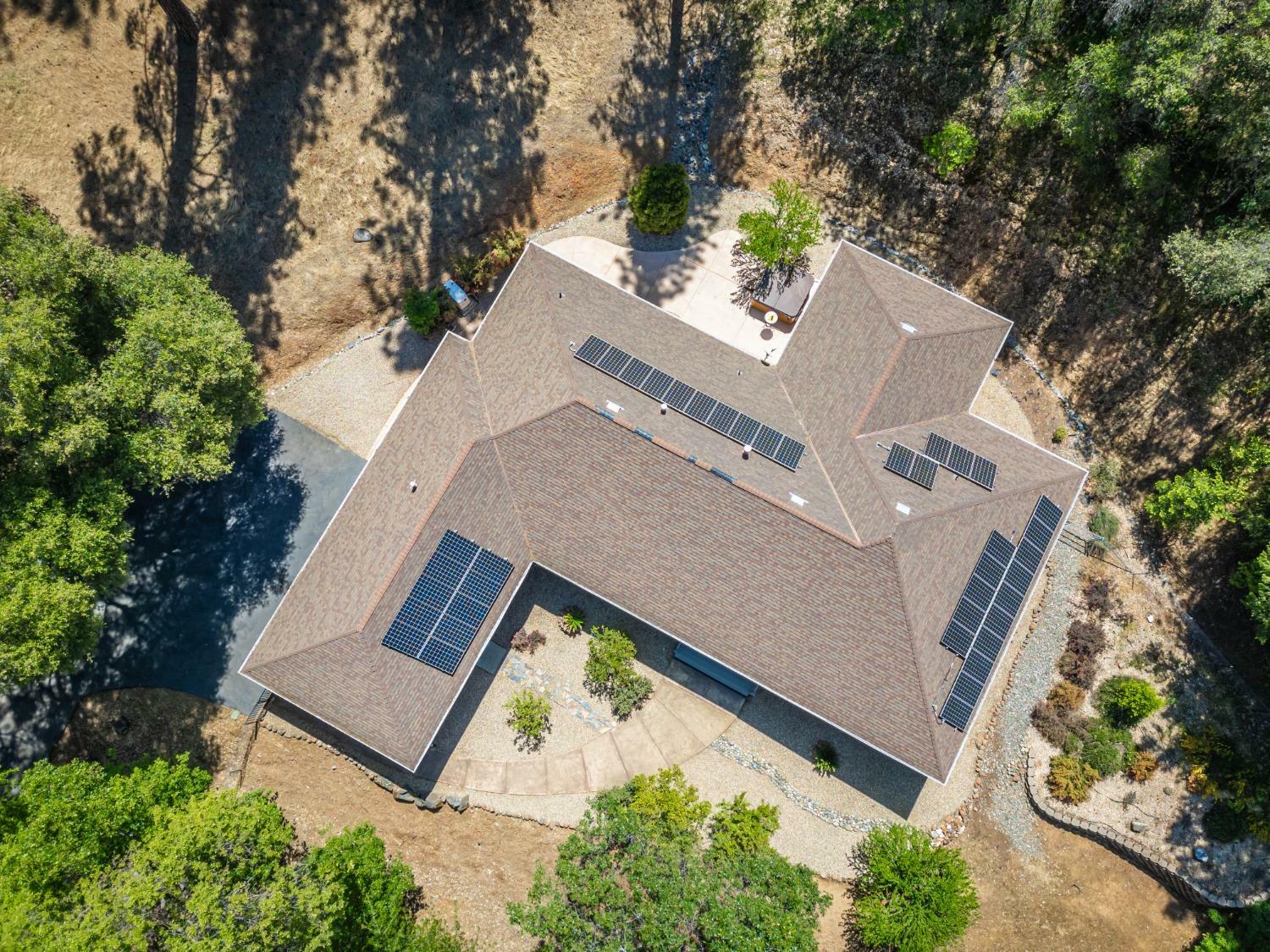 Property Photo: 2225 Meadow Lane CA 95667