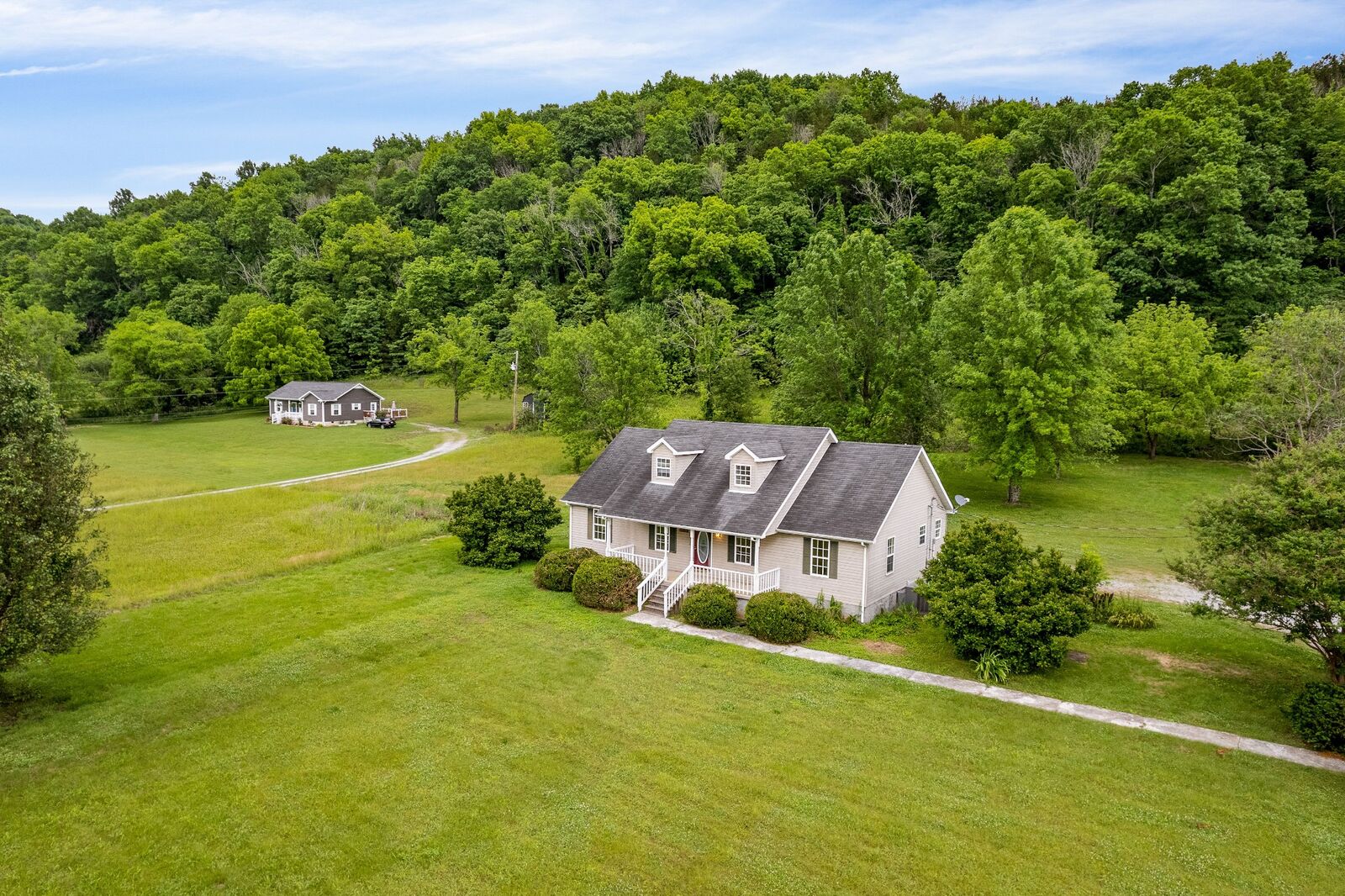 Property Photo:  686 E Main St  TN 37059 