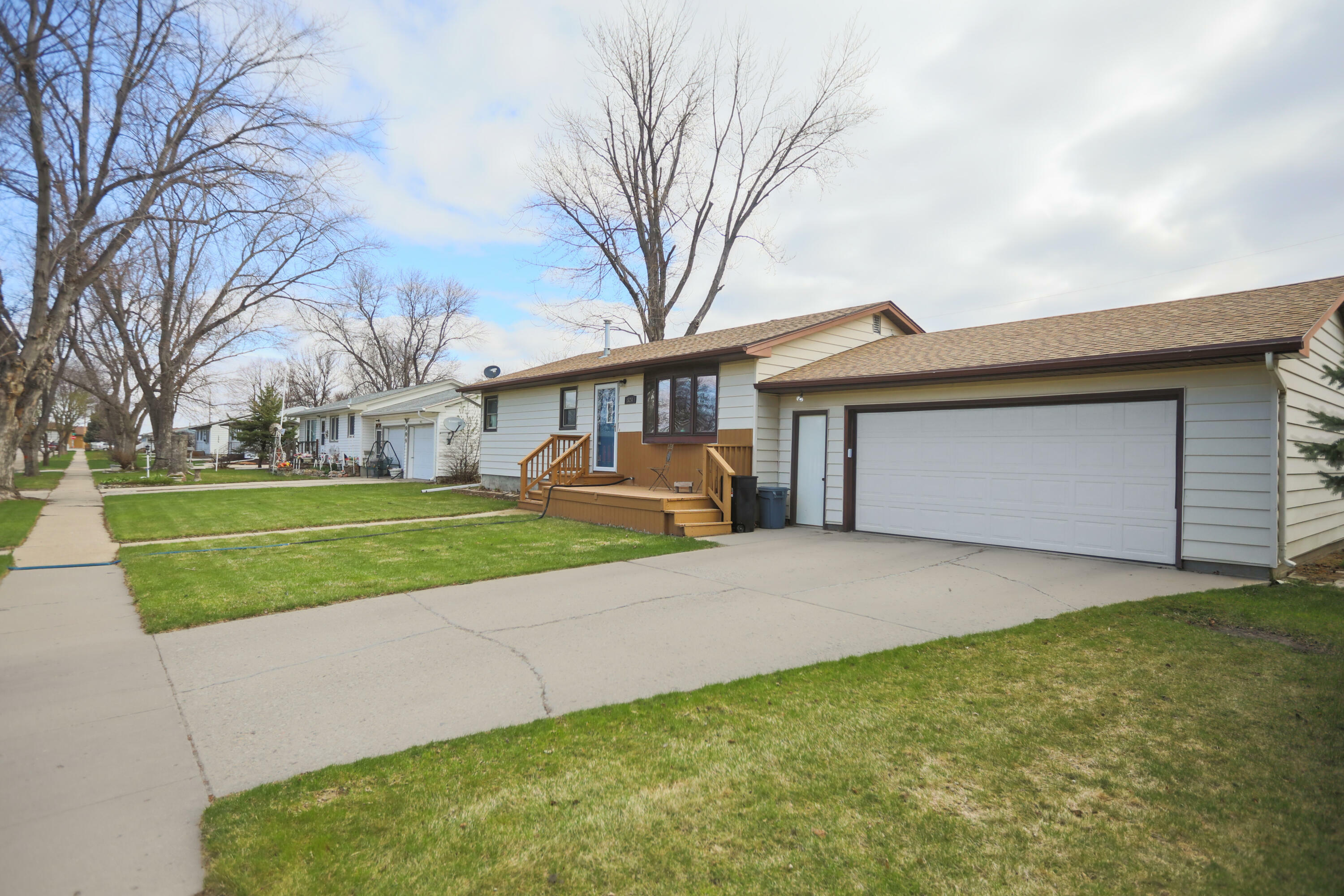 Property Photo: 524 Kettering Drive SD 57401