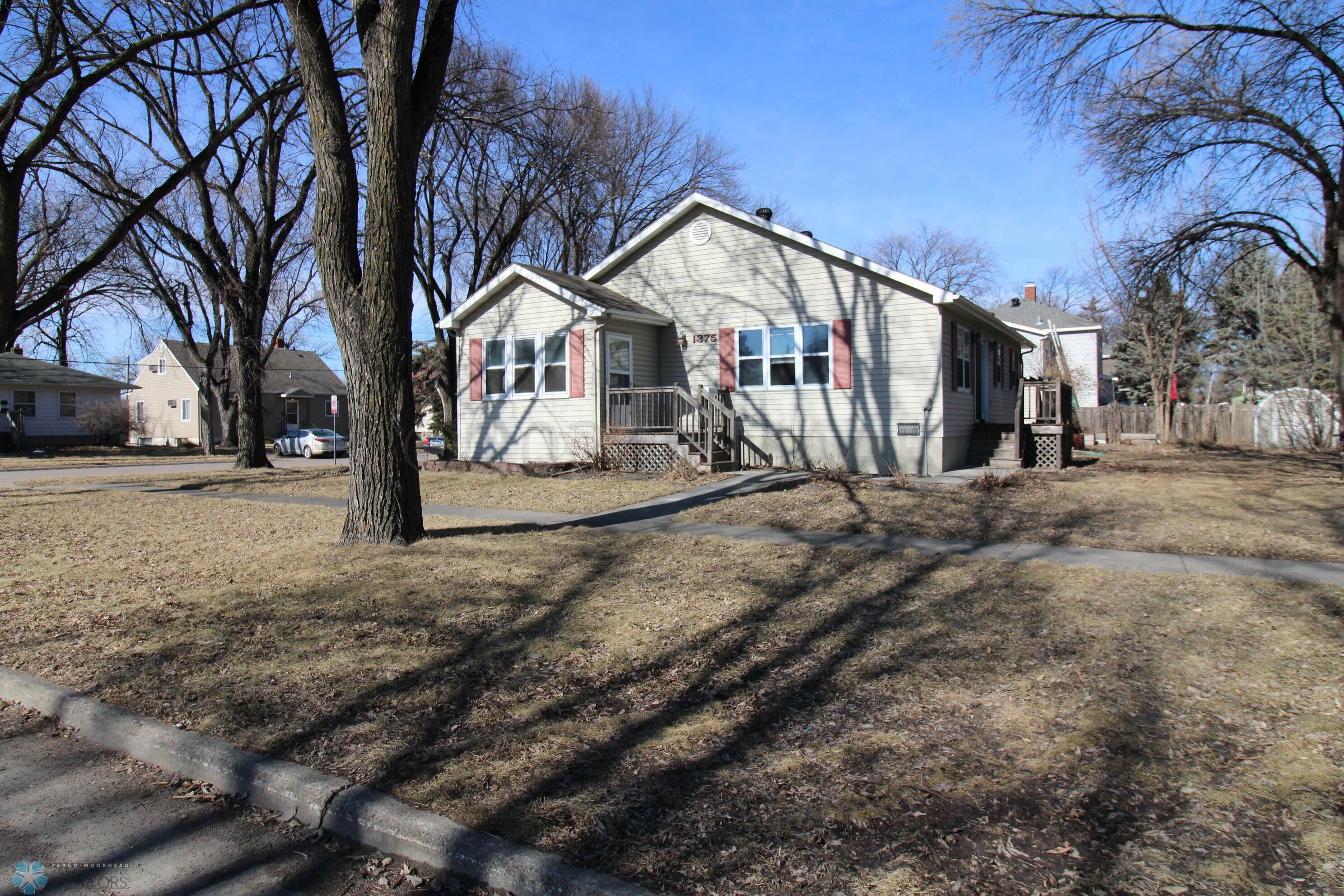 Property Photo:  1375 9 Avenue N  ND 58102 