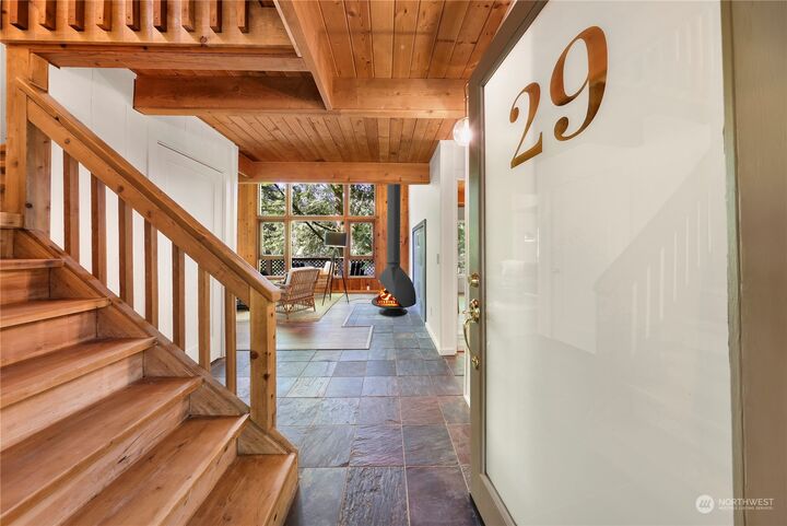 Property Photo:  29 Oakcrest Circle  WA 98229 