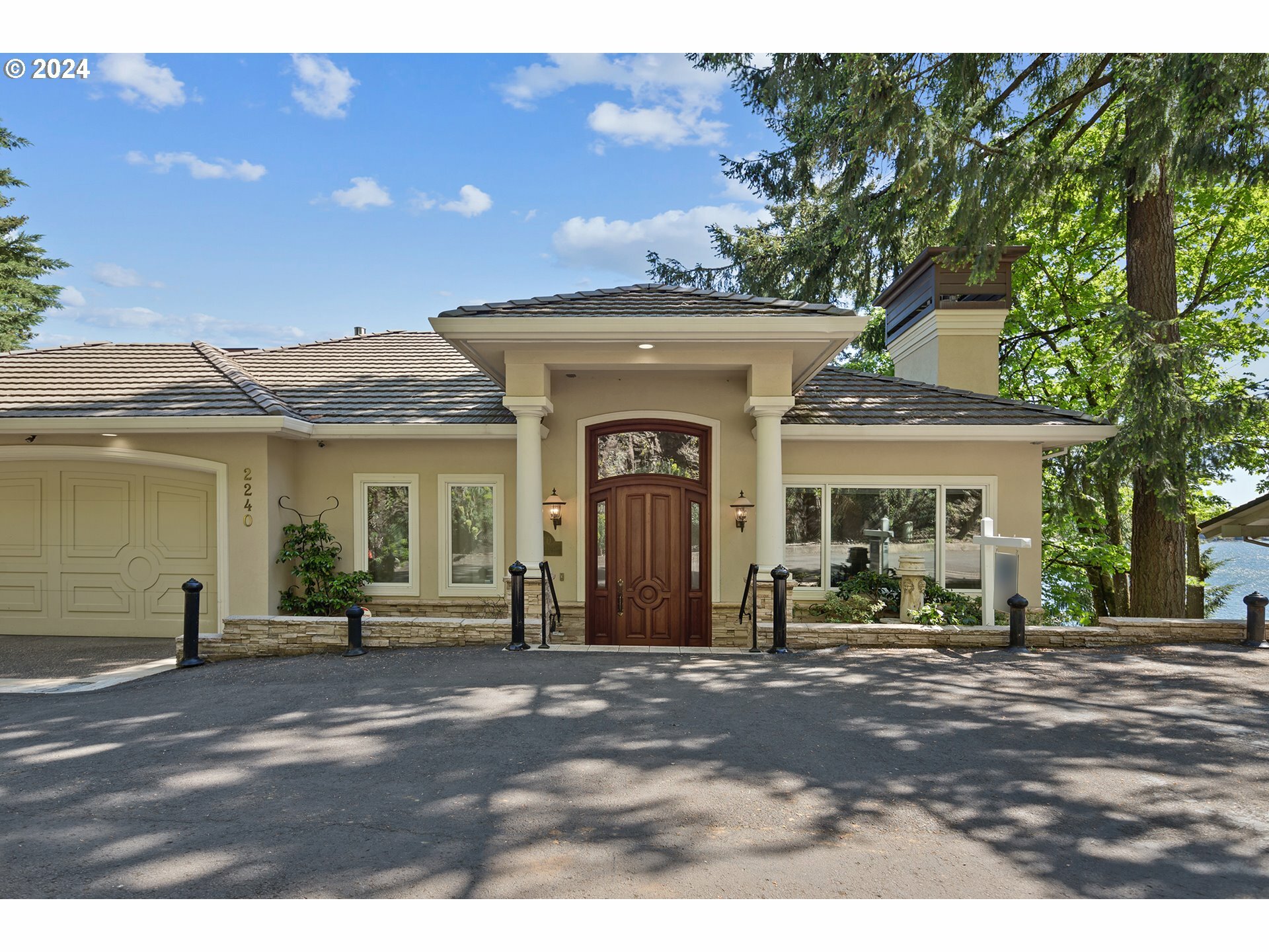 2240 Summit Ct  Lake Oswego OR 97034 photo