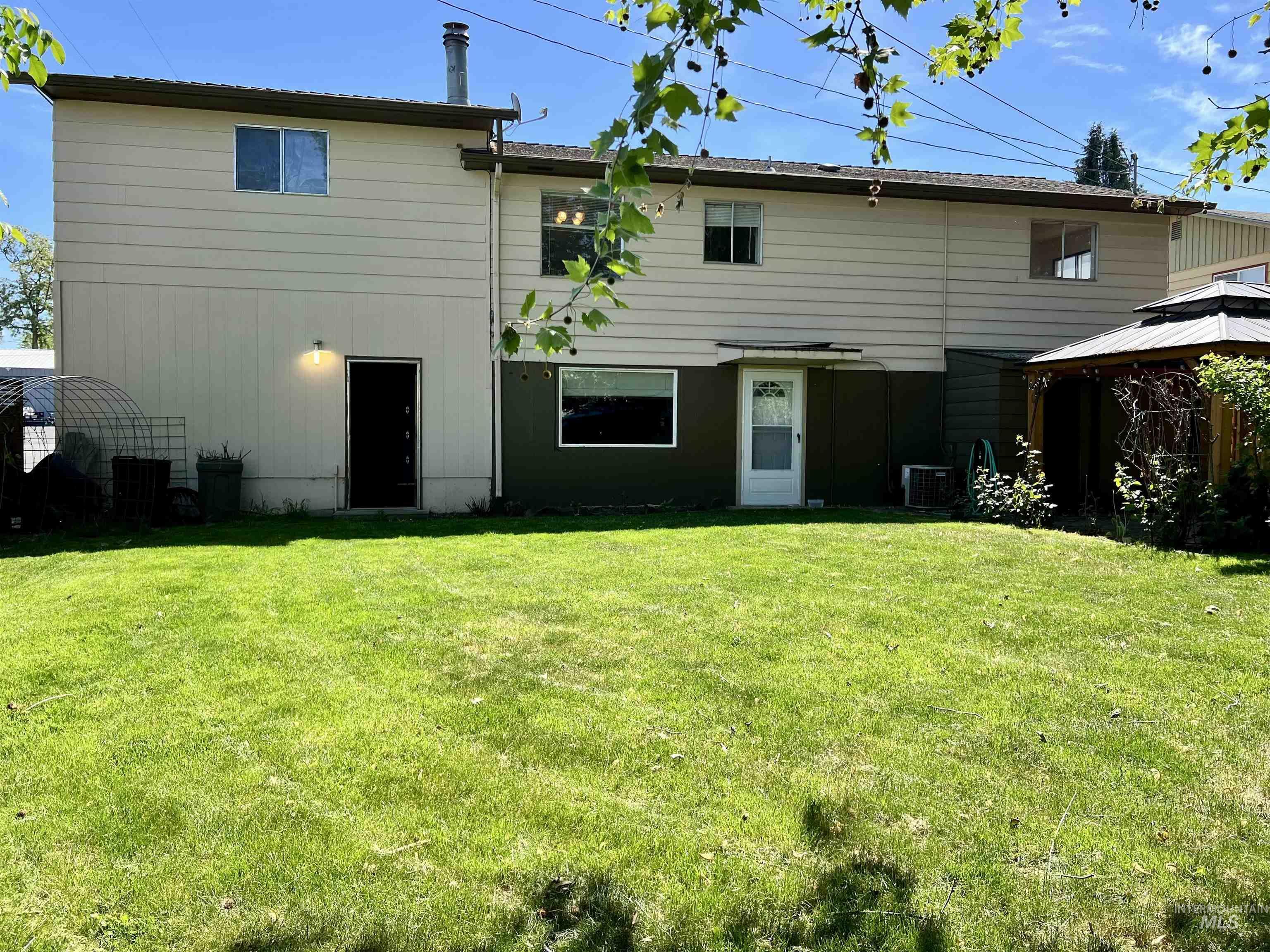 Property Photo:  1620 11th Street  ID 83501 