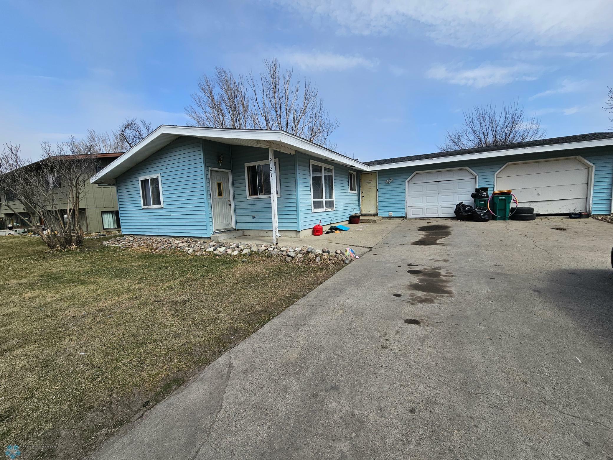 Property Photo:  912 Western Road  ND 58075 