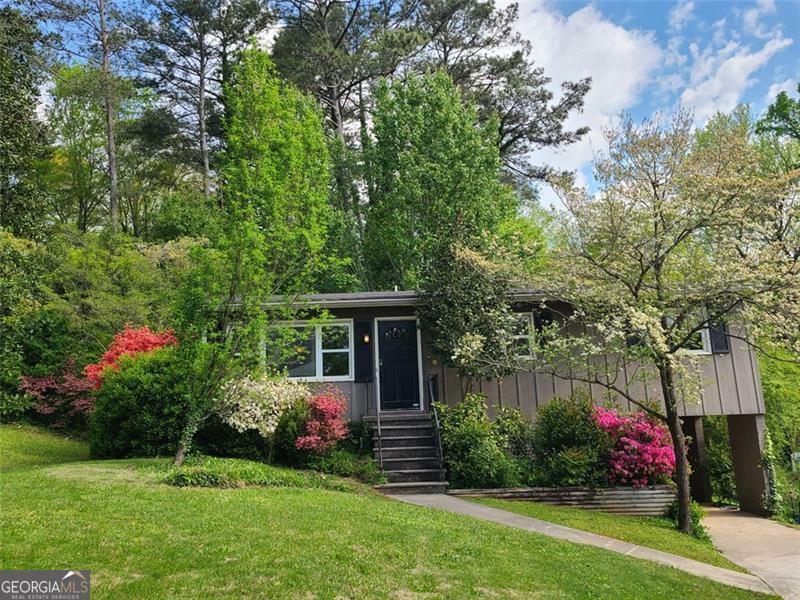 Property Photo:  3076 Dove Way  GA 30033 