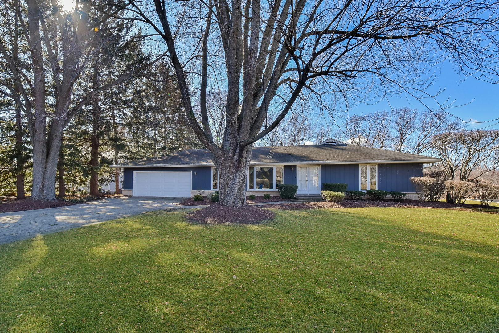 Property Photo:  8S526 River Drive  IL 60565 