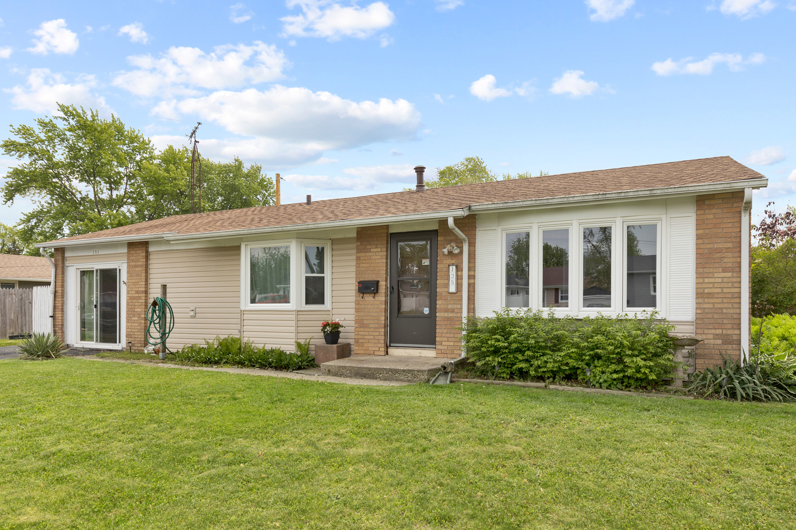 Property Photo:  135 Pecos Circle  IL 60110 