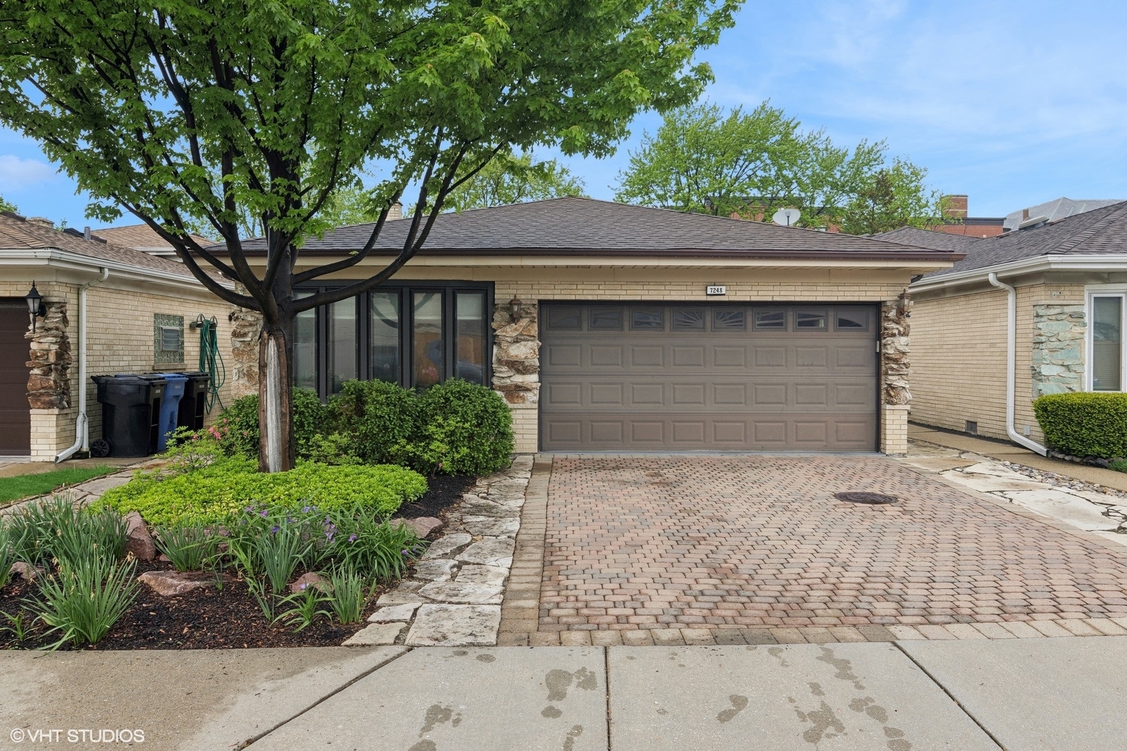 Property Photo: 7248 W Seminole Street IL 60631