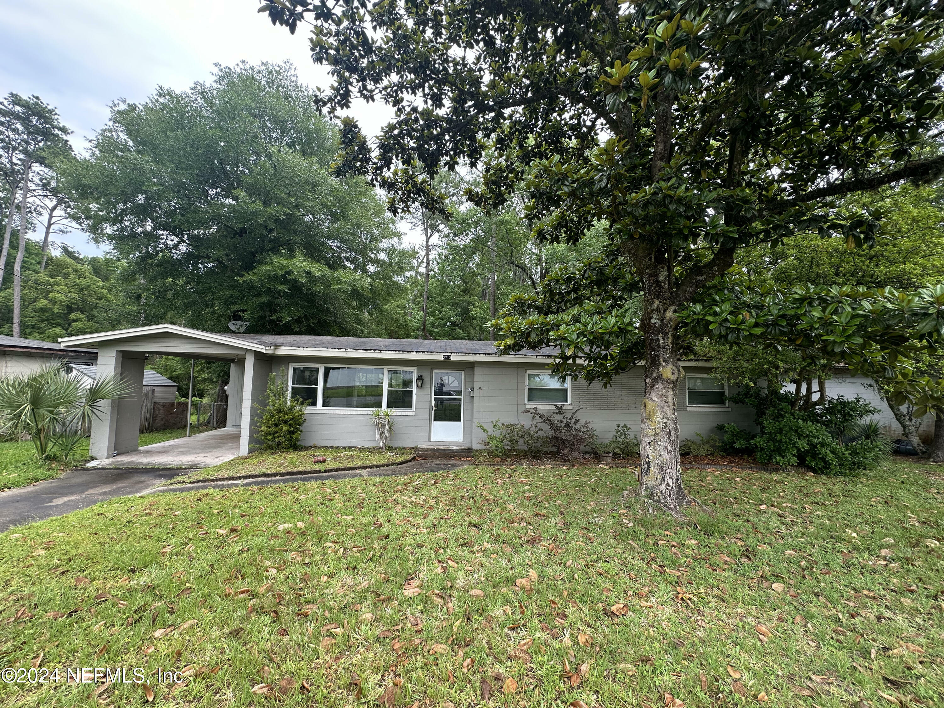 Property Photo:  2713 Hirsch Avenue  FL 32216 