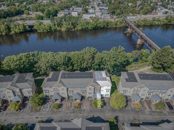 Property Photo: 117 Riverwalk Way NH 03101