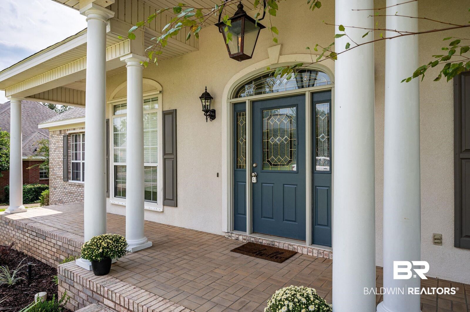 Property Photo: 19171 Fairfield Drive AL 36532
