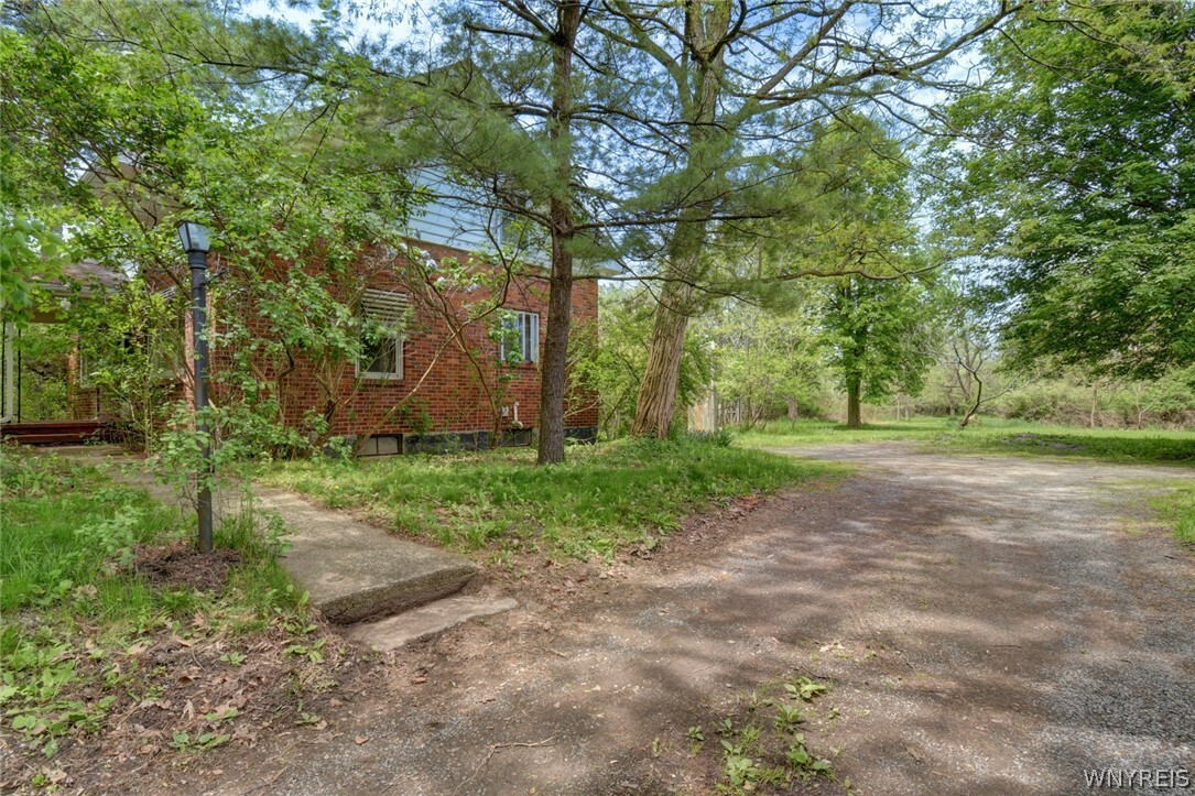 Property Photo: 368 Quaker Road NY 14052