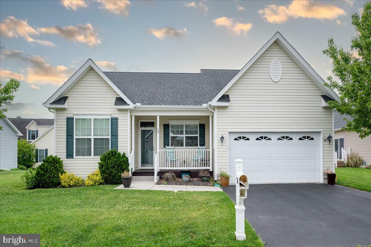 Property Photo:  29 Winding Carriage Lane  DE 19904 