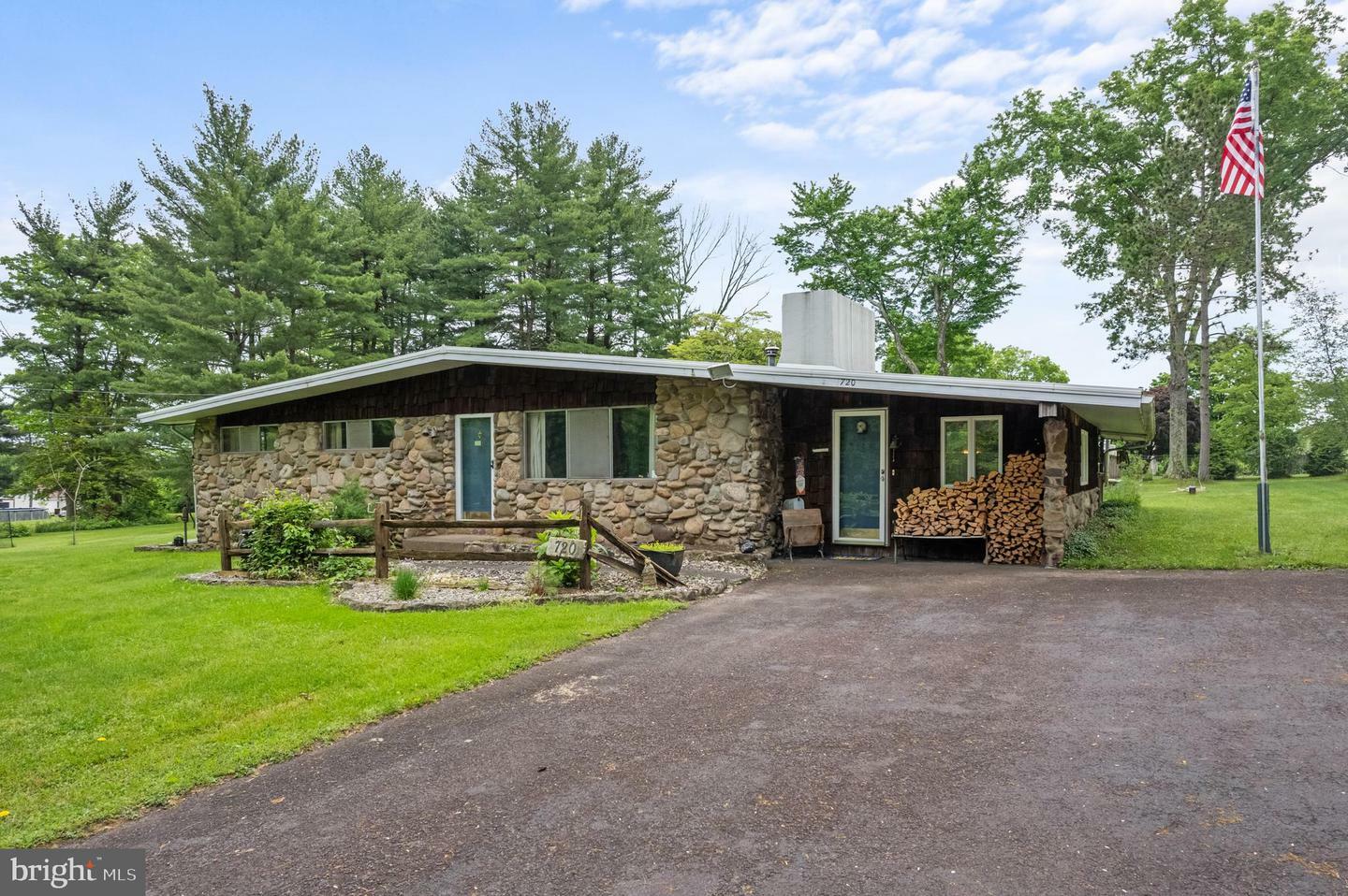 Property Photo:  720 Harvest Hill Drive  PA 18960 