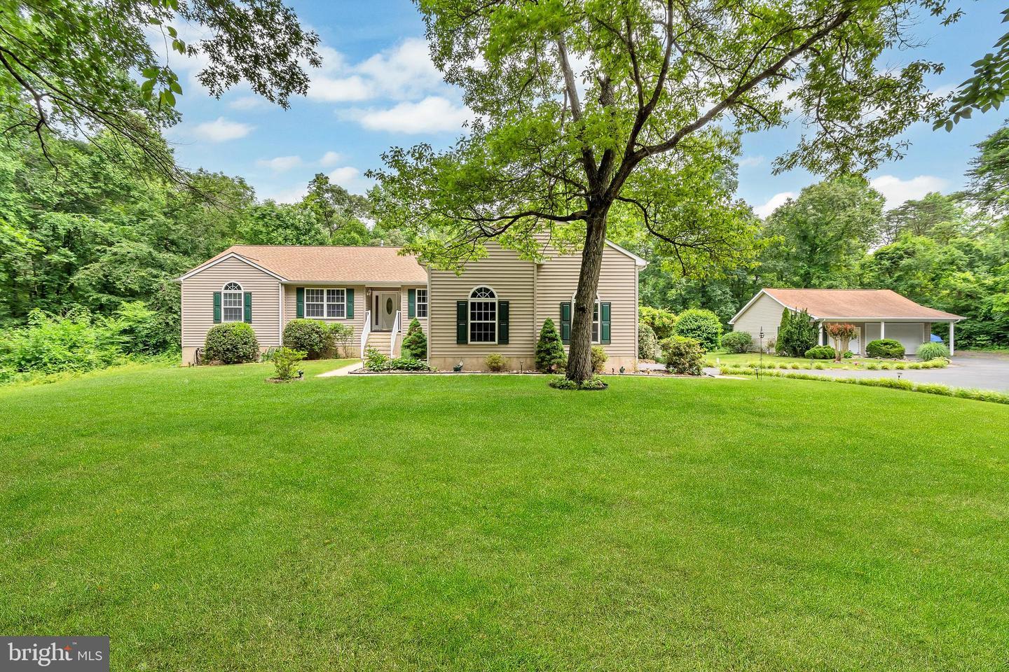 Property Photo: 900 Harwood Road MD 20776