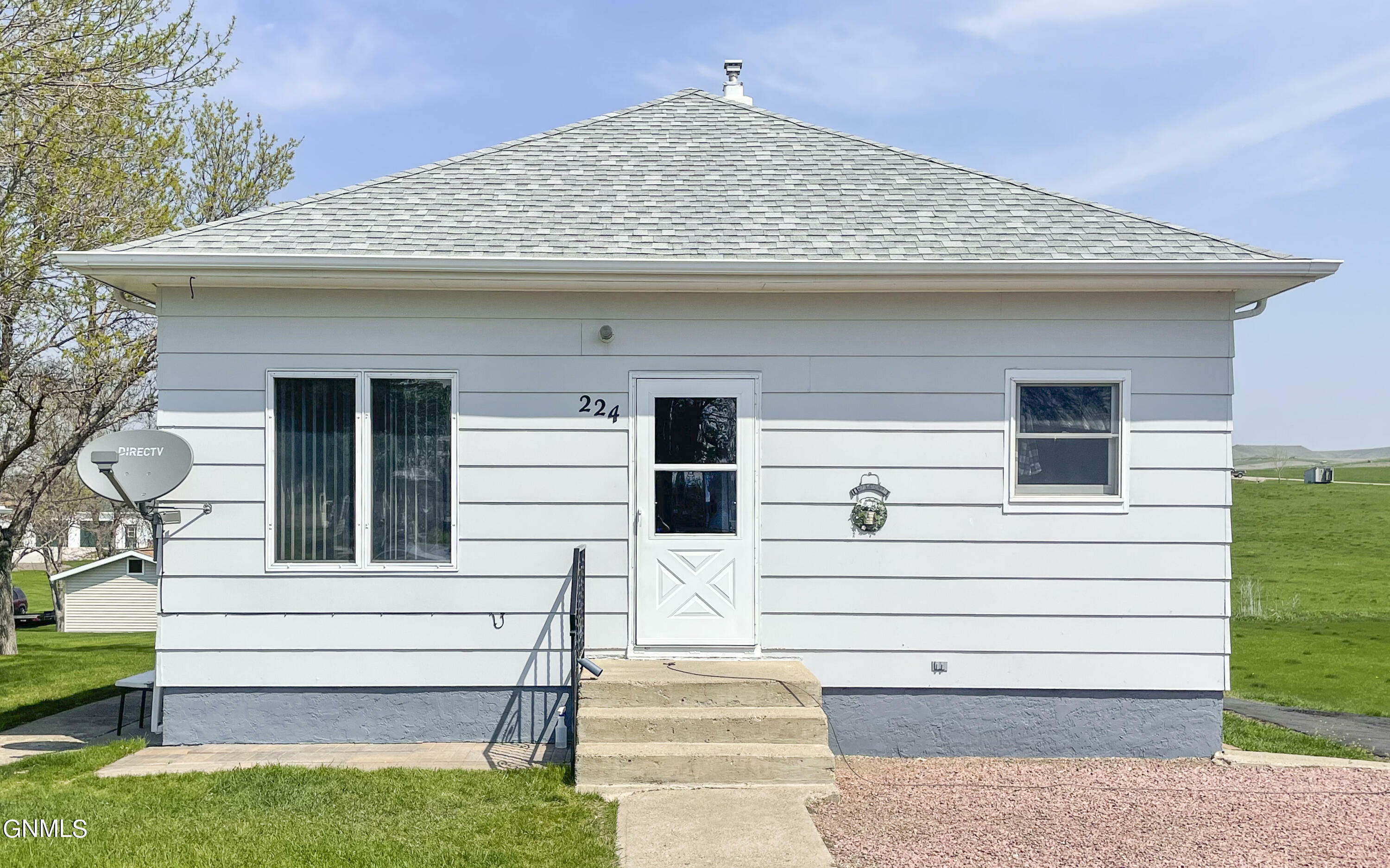 Property Photo:  224 Cedar Avenue  ND 58552 