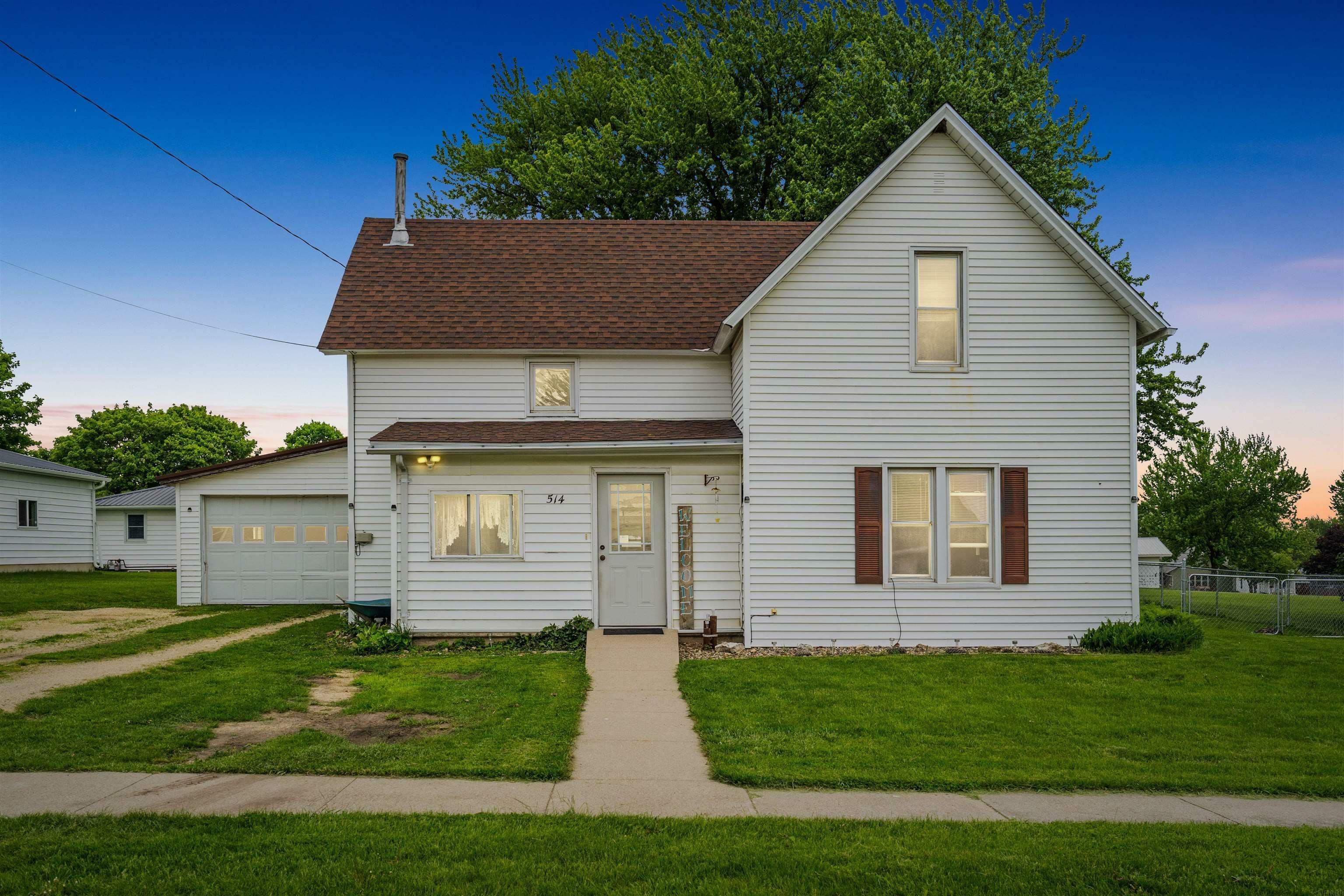 Property Photo:  514 High Street  IA 50606 