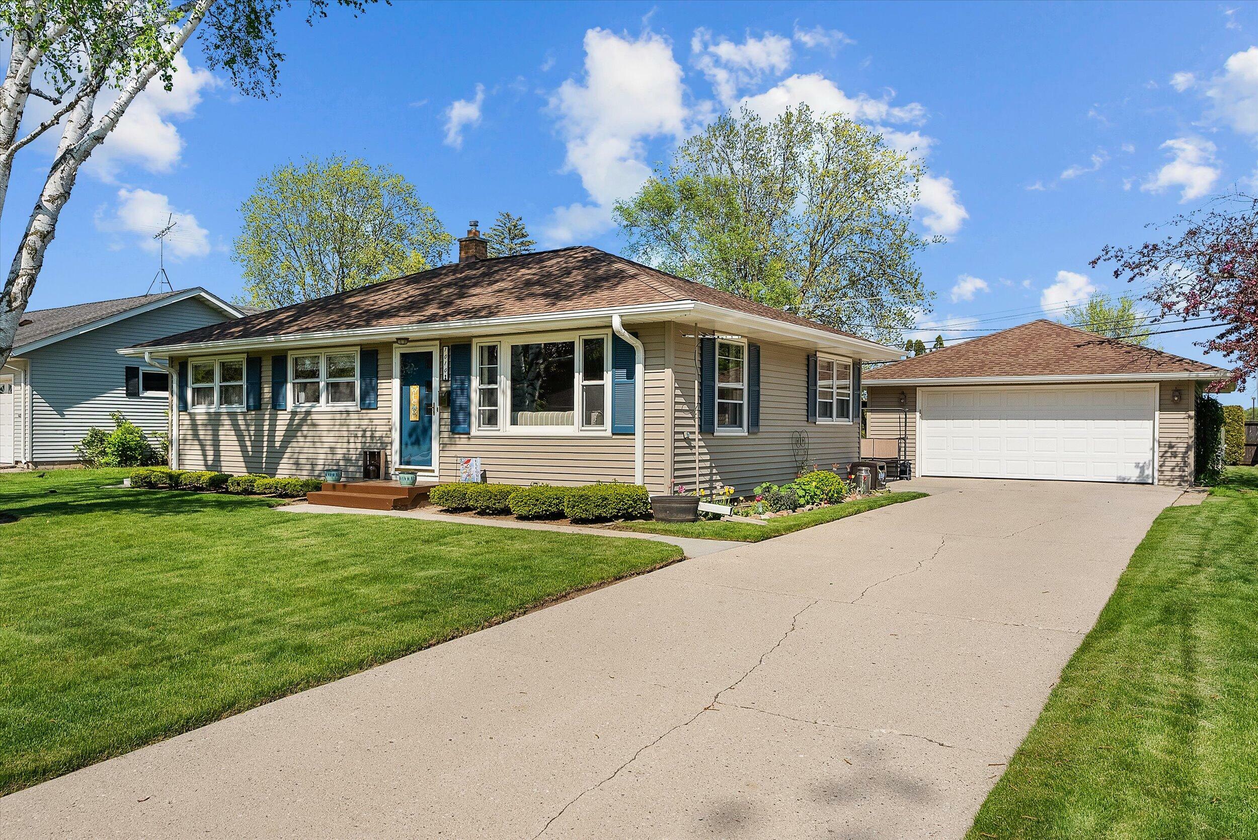 Property Photo: 1010 N Stanford St WI 53074